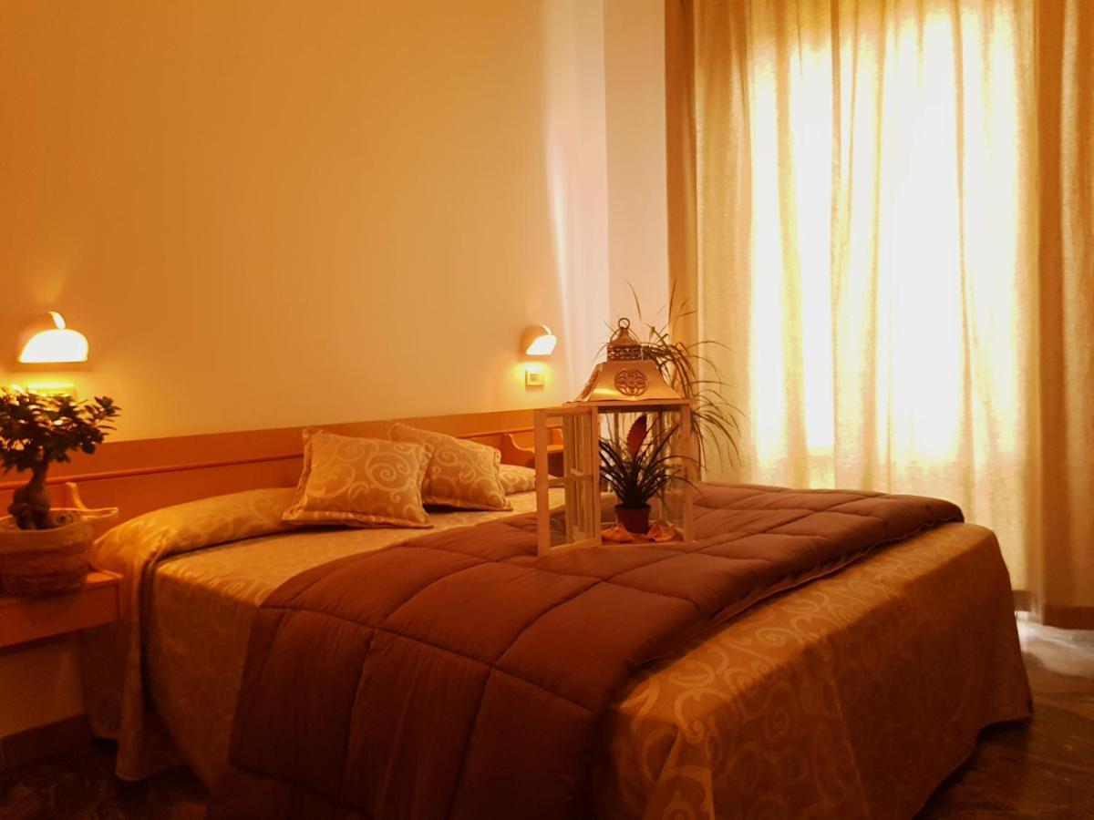 Hotel Romantica Rimini Exterior photo