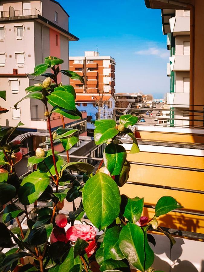 Hotel Romantica Rimini Exterior photo